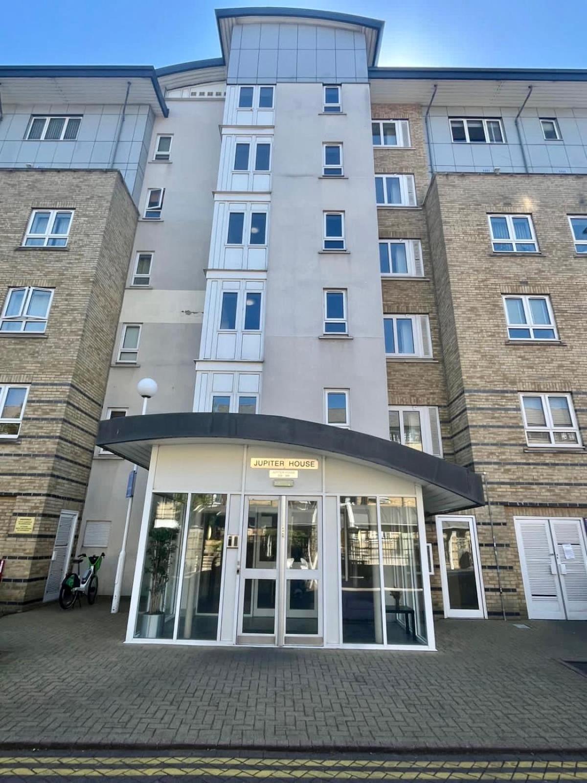 Riverside 1bd Near Canary Wharf Londres